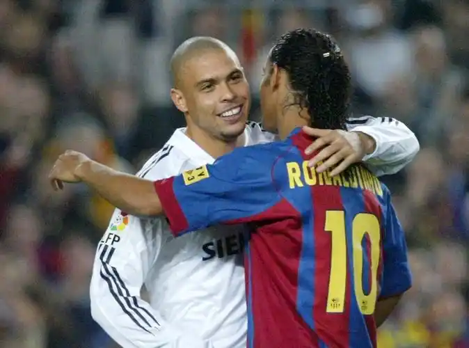 每四年一次 每四年一次